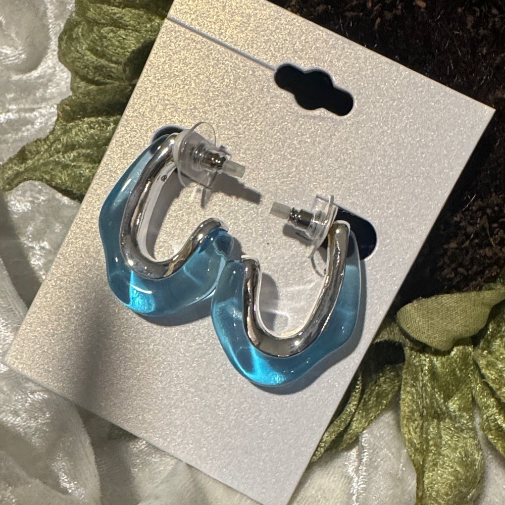 🌸Final price🌸) Blue and Silver Hoop Earrings